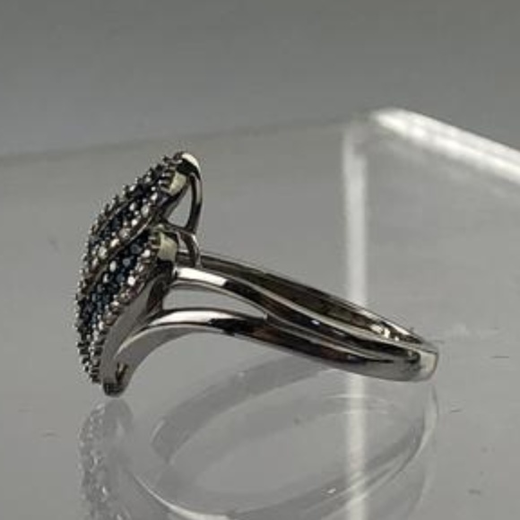 10K white gold genuine diamond blue sapphire ring - Picture 3 of 5